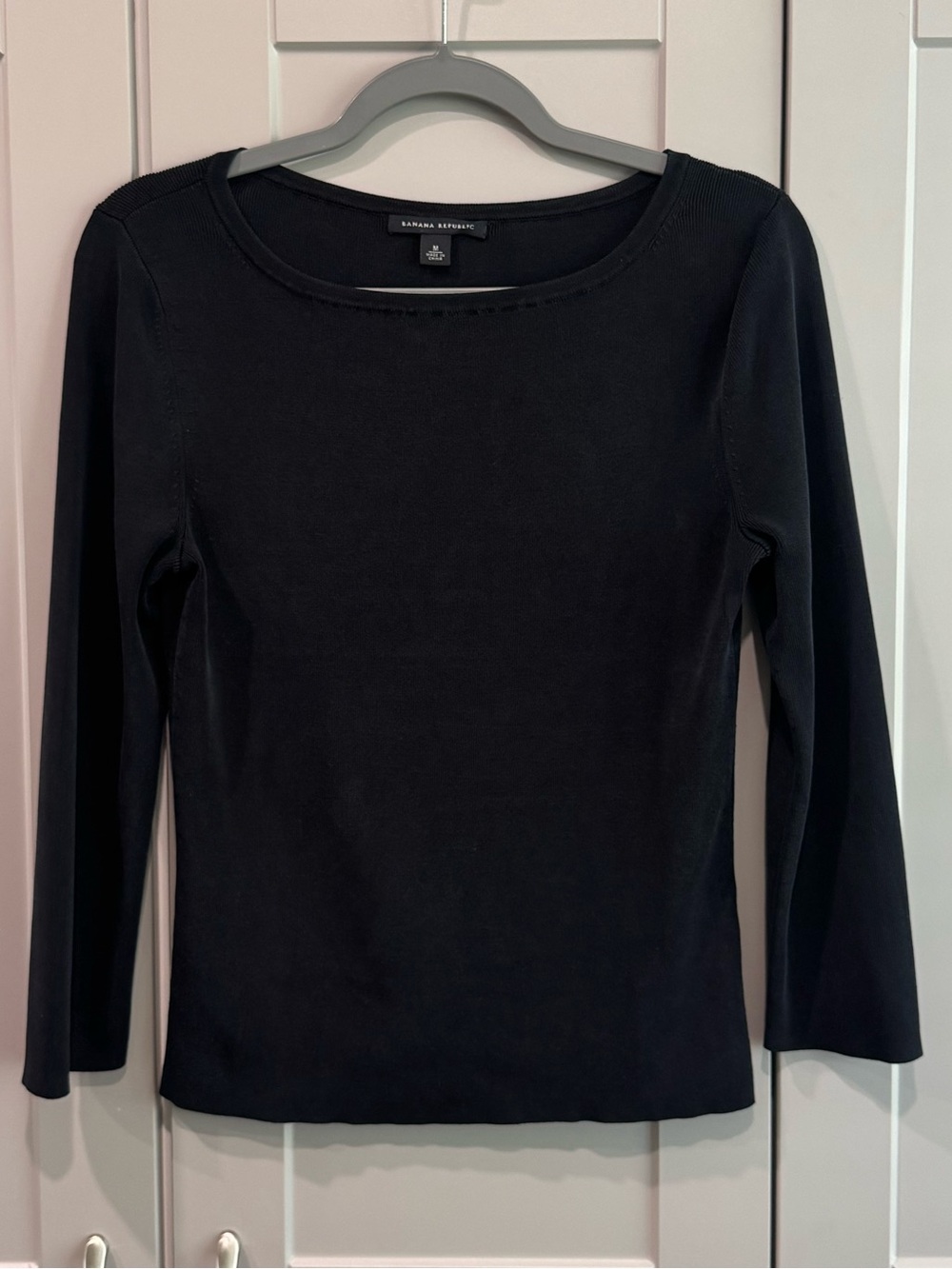 Banana Republic Silk Blend Black Long-Sleeve Scoop Neck Sweater